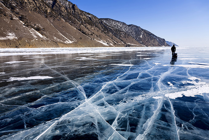 Байкал: на коньках по озеру